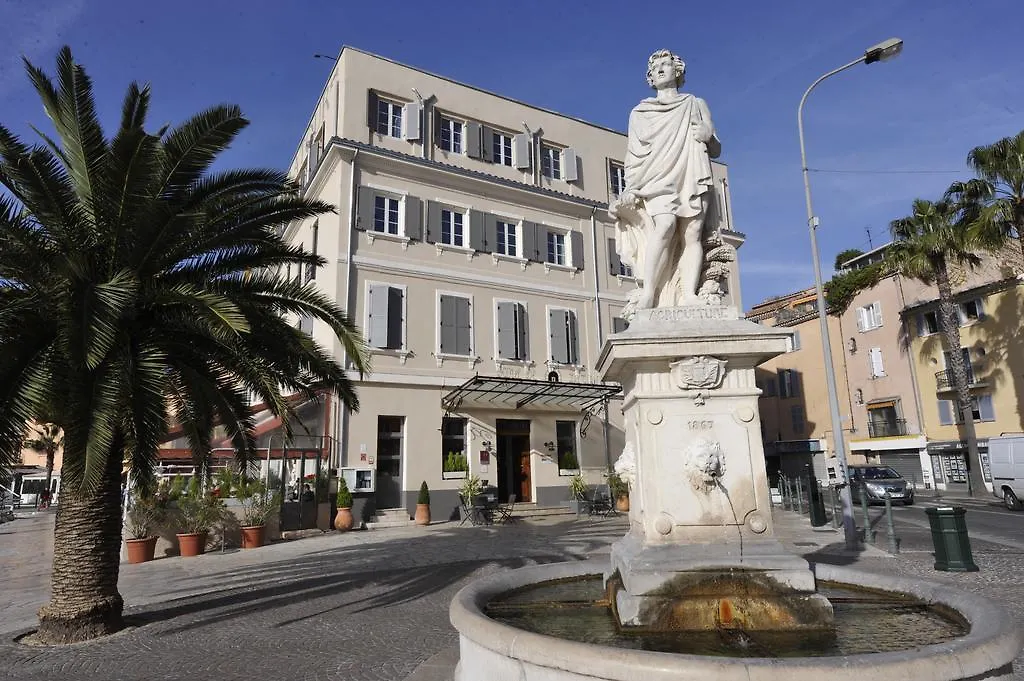 **  Hotel Restaurant De La Tour Sanary-sur-Mer Francie