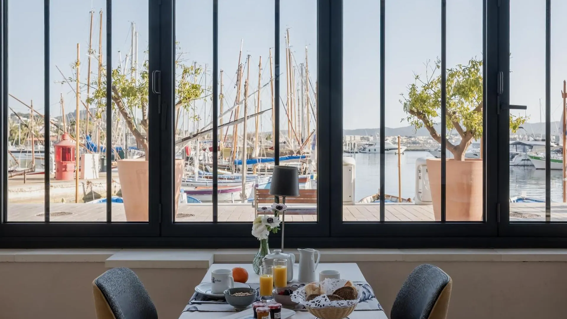 Hotel Restaurant De La Tour Sanary-sur-Mer