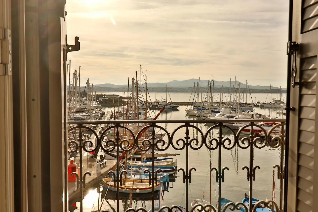 **  Hotel Restaurant De La Tour Sanary-sur-Mer Francie