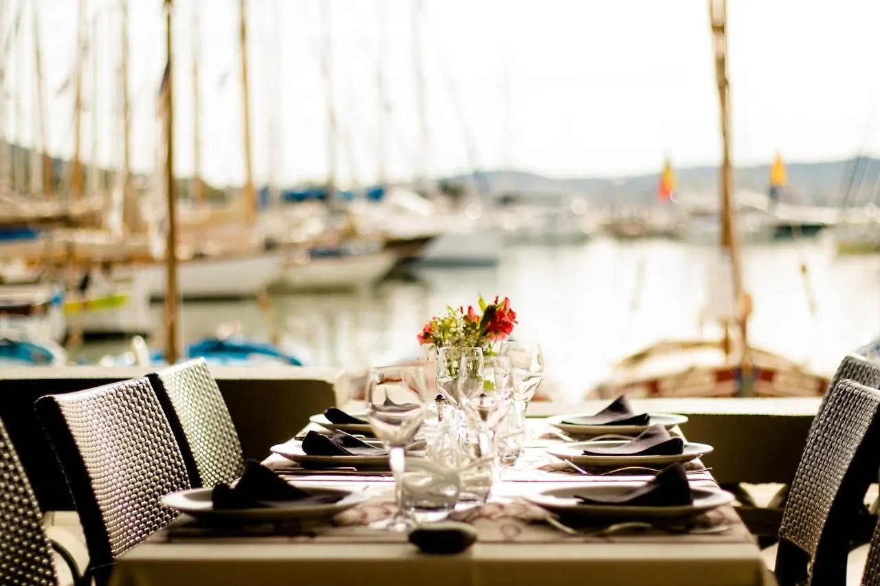 Hotel Restaurant De La Tour Sanary-sur-Mer