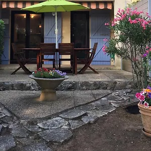 Appartement T2 Rez De Jardin 300m De Beaucours Sur, Sanary-sur-Mer